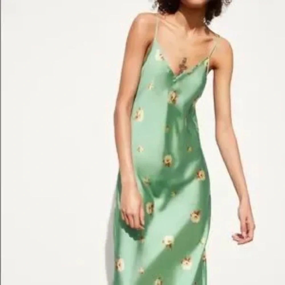 NWOT Zara Green Floral Satin Dress XS - Picture 4 of 10